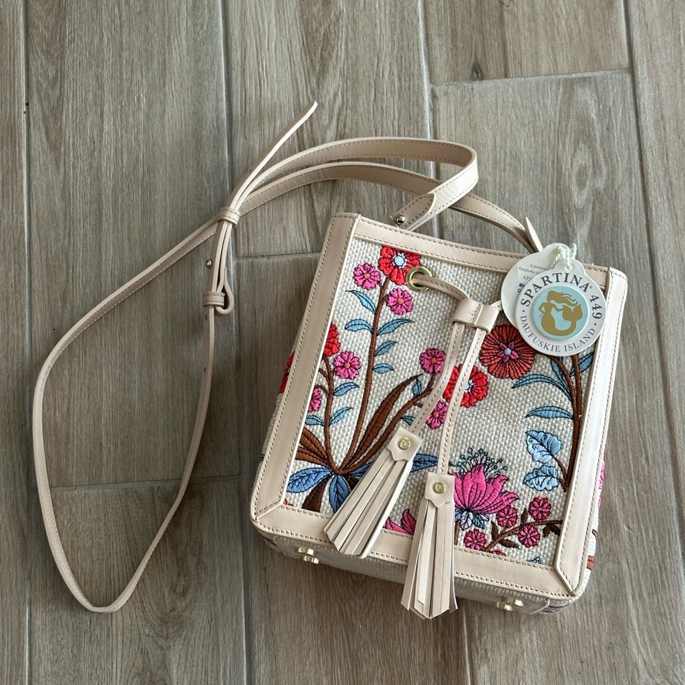 NWT SPARTINA 449 Beige Floral Embroidered Women's Bag